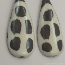 Small Giraffe Print Tear Drop Bone Earrings 676-24