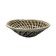 Savanna Weave Uganda Bukedo Raffia Basket